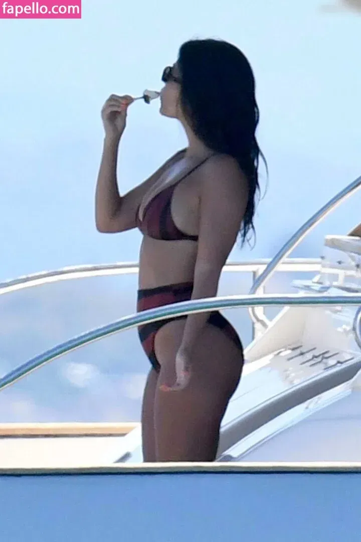 Kourtney Kardashian Onlyfans Photo Gallery 
