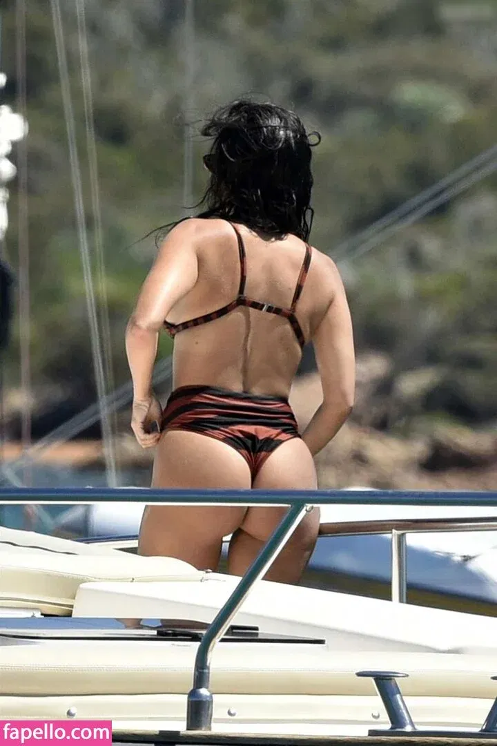 Kourtney Kardashian Onlyfans Photo Gallery 