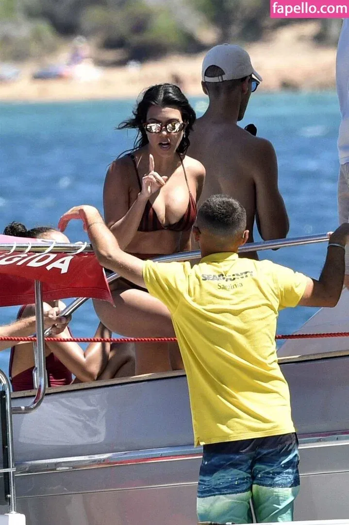 Kourtney Kardashian Onlyfans Photo Gallery 