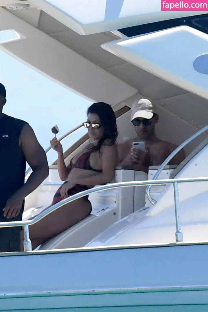 Kourtney Kardashian Onlyfans Photo Gallery 