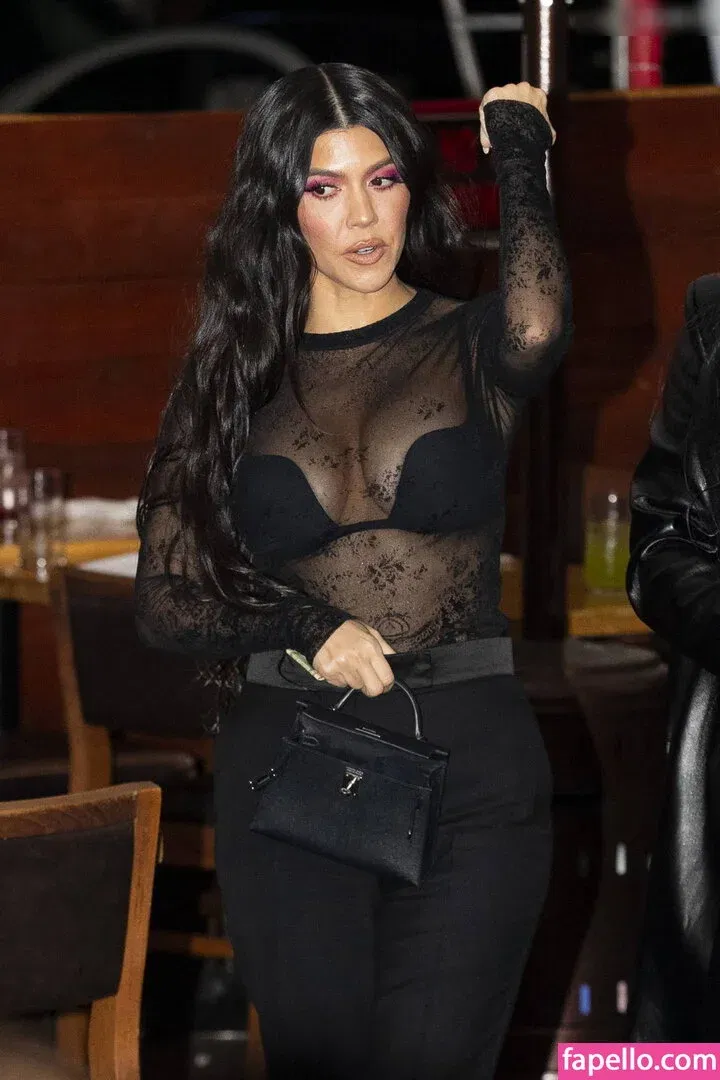 Kourtney Kardashian Onlyfans Photo Gallery 