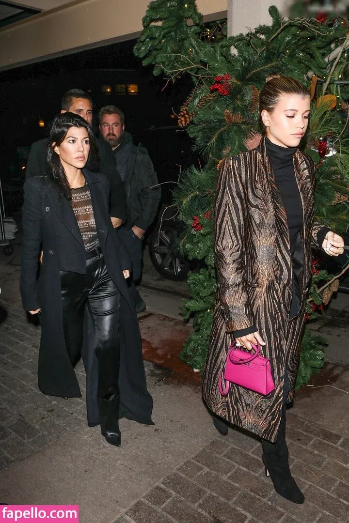 Kourtney Kardashian Onlyfans Photo Gallery 