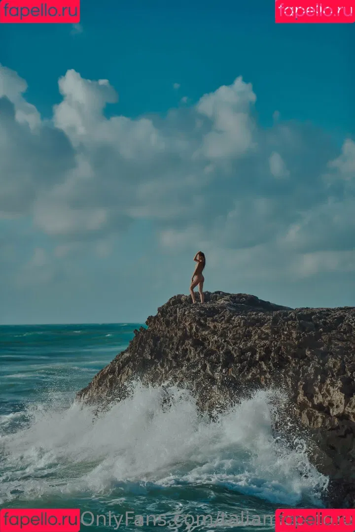 taliamint_free / tnlafontainee Onlyfans Photo Gallery 