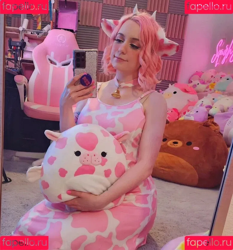 SquishShe / squishsheofficial / squishwhore Onlyfans Photo Gallery 