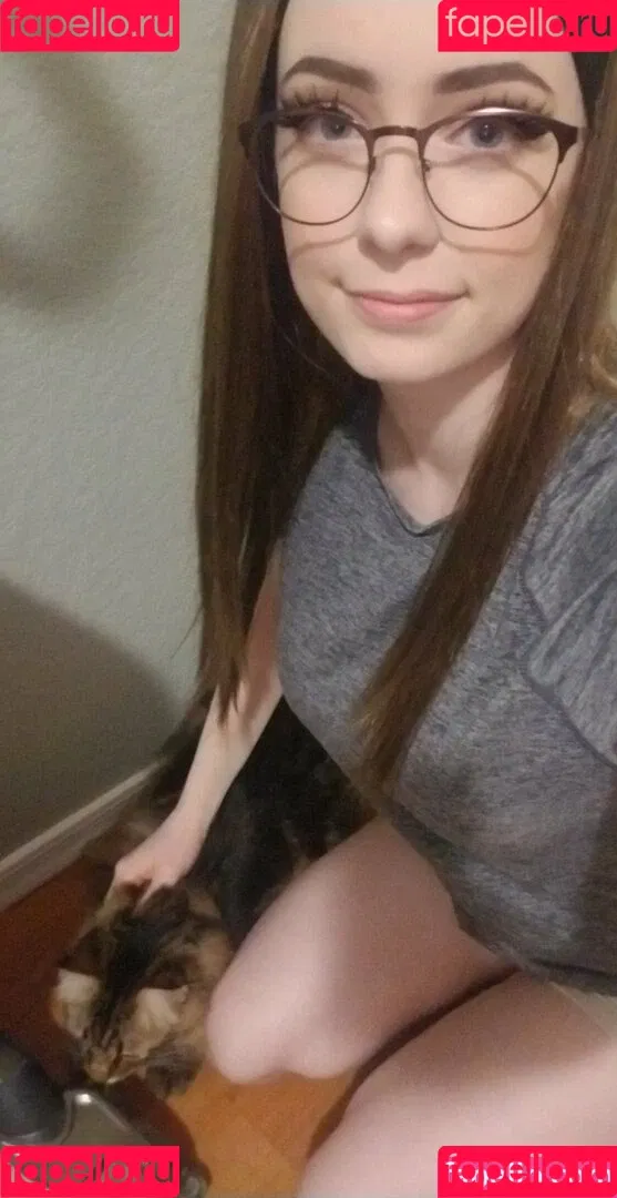 SquishShe / squishsheofficial / squishwhore Onlyfans Photo Gallery 