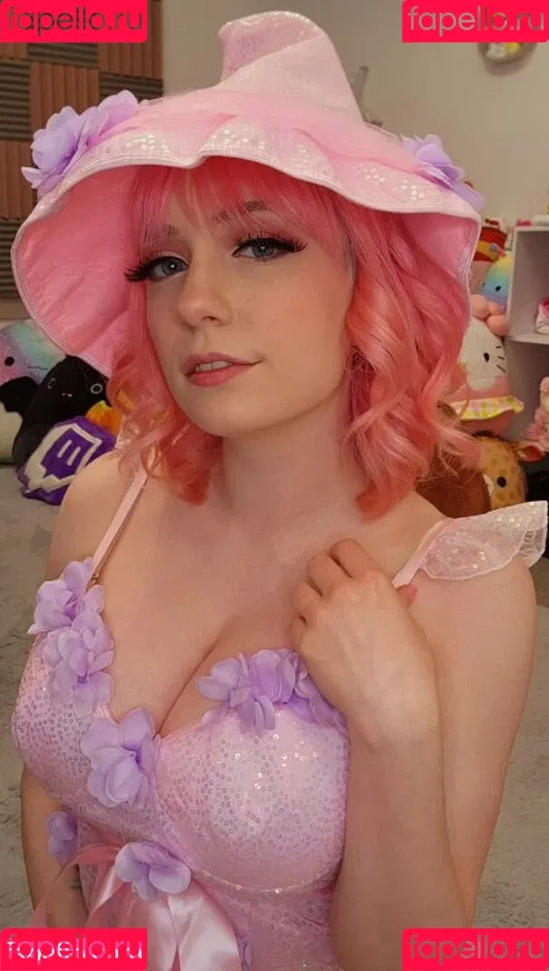 SquishShe / squishsheofficial / squishwhore Onlyfans Photo Gallery 