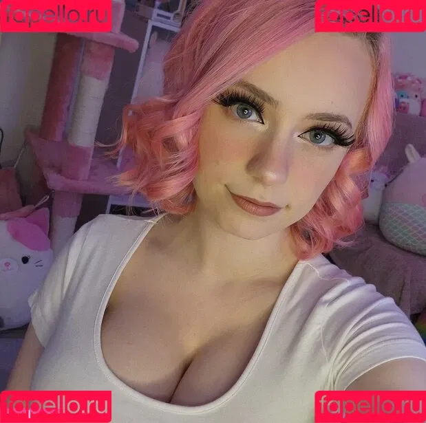 SquishShe / squishsheofficial / squishwhore Onlyfans Photo Gallery 