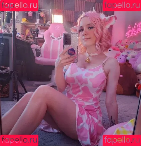 SquishShe / squishsheofficial / squishwhore Onlyfans Photo Gallery 