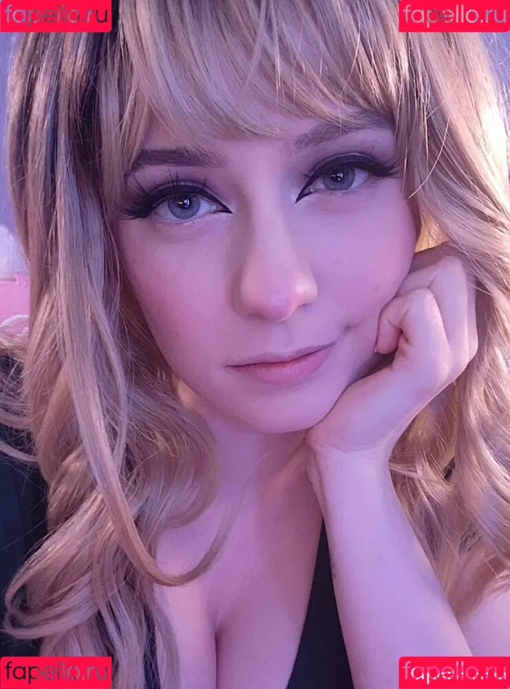 SquishShe / squishsheofficial / squishwhore Onlyfans Photo Gallery 