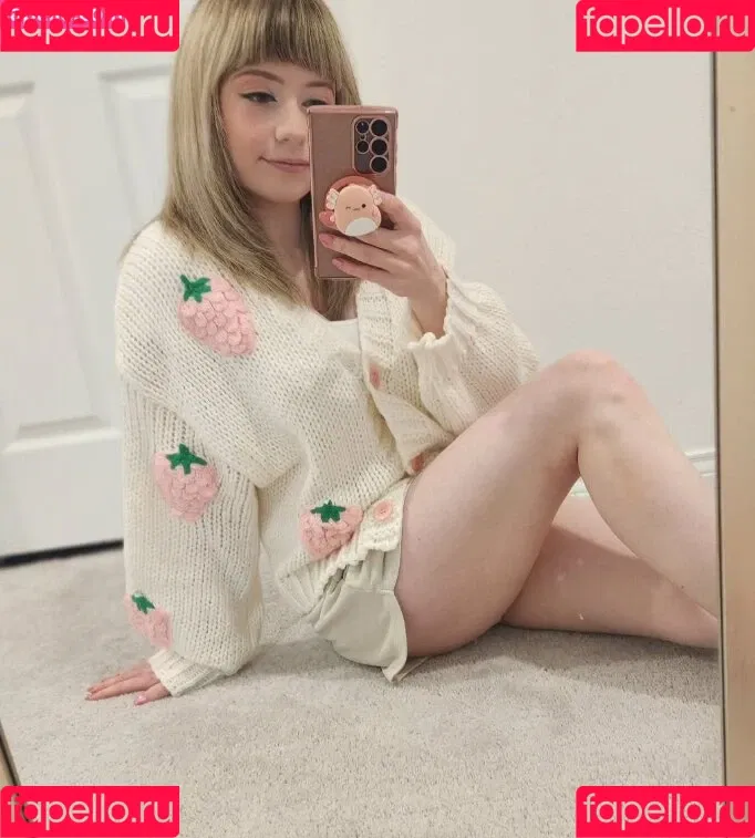 SquishShe / squishsheofficial / squishwhore Onlyfans Photo Gallery 