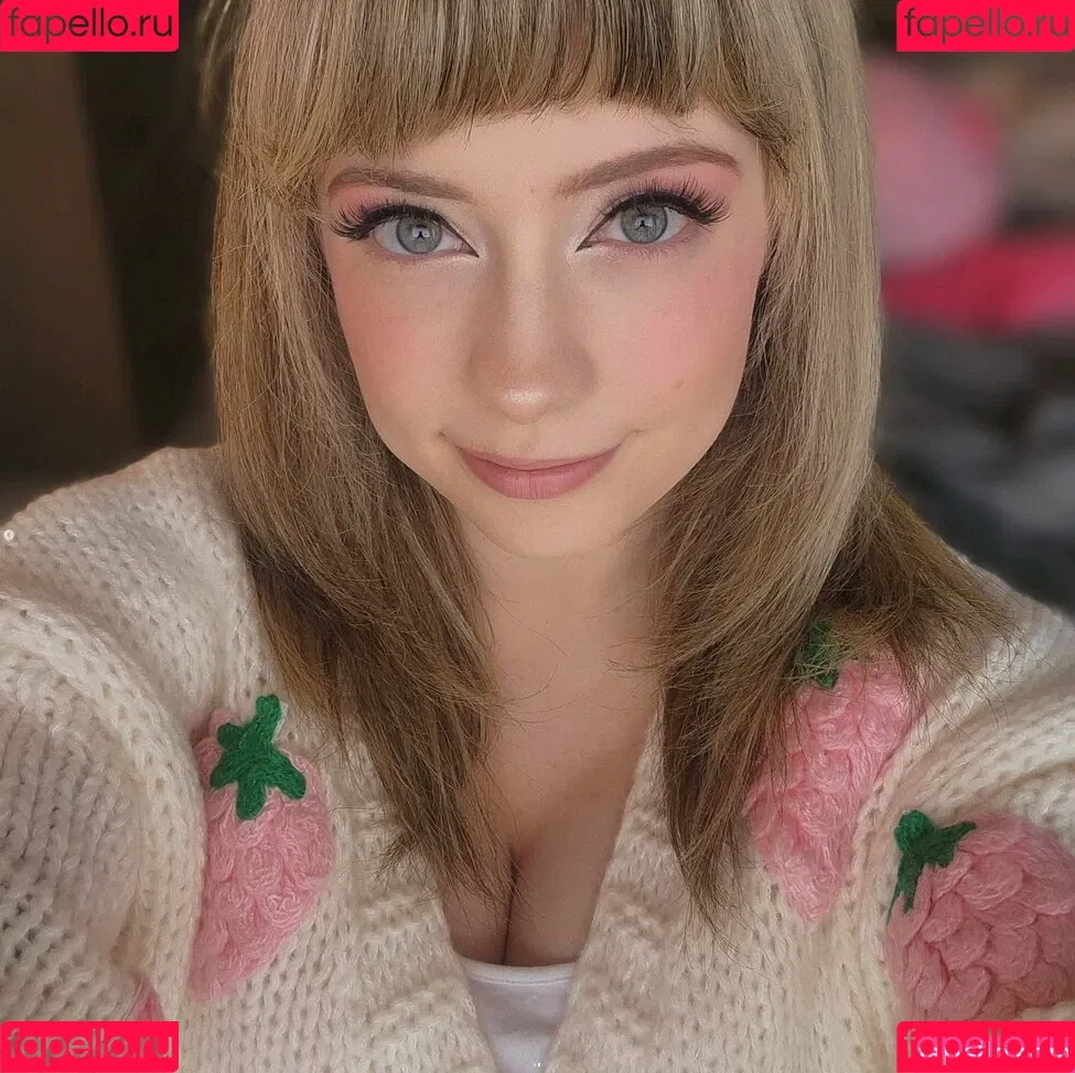 SquishShe / squishsheofficial / squishwhore Onlyfans Photo Gallery 