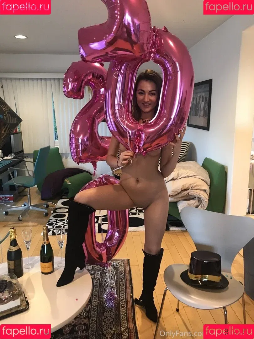 Lily Adams / lilyadams_official_ / lilyadamsxo Onlyfans Photo Gallery 