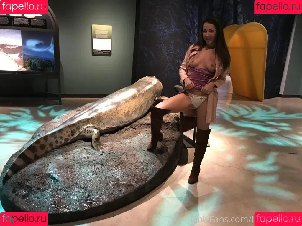 Lily Adams / lilyadams_official_ / lilyadamsxo Onlyfans Photo Gallery 