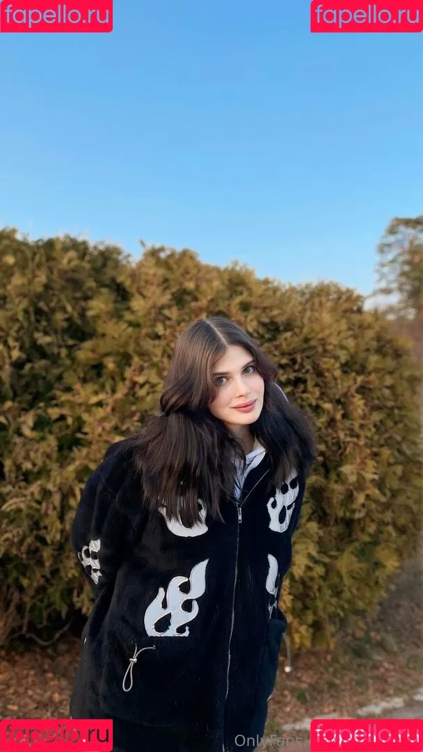 Lily Adams / lilyadams_official_ / lilyadamsxo Onlyfans Photo Gallery 