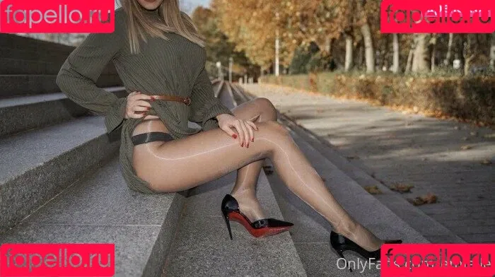 emie.le / emie_le Onlyfans Photo Gallery 