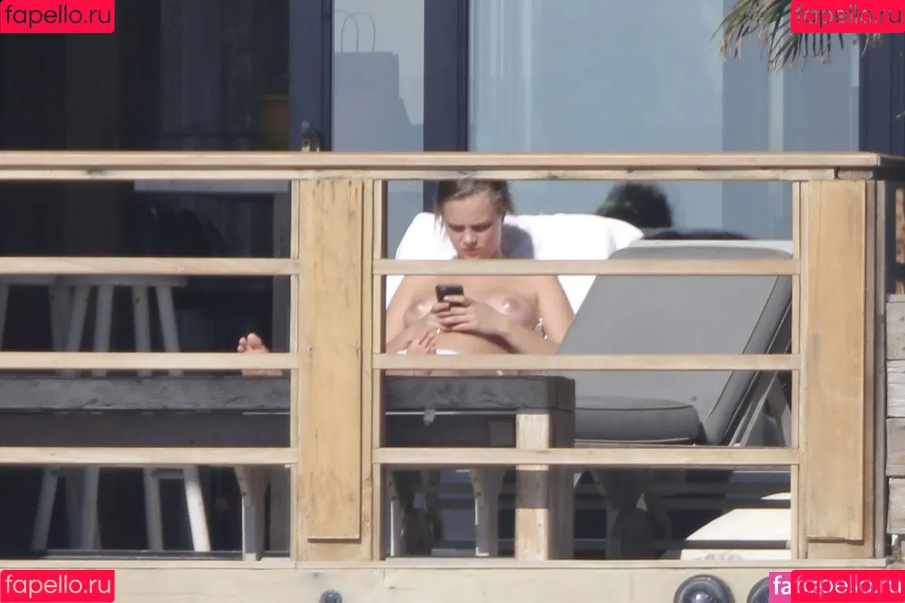 Cara Delevingne / caradelevingne Onlyfans Photo Gallery 