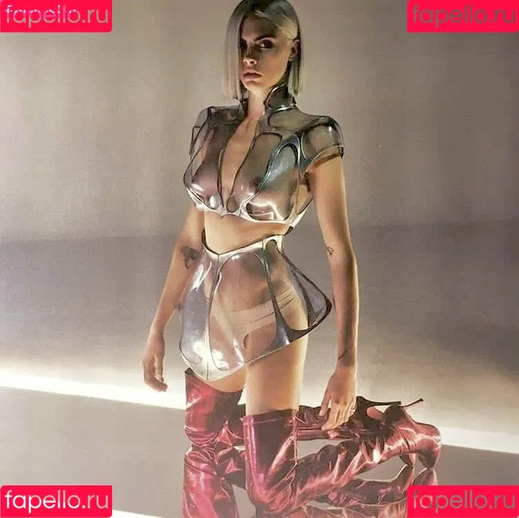 Cara Delevingne / caradelevingne Onlyfans Photo Gallery 