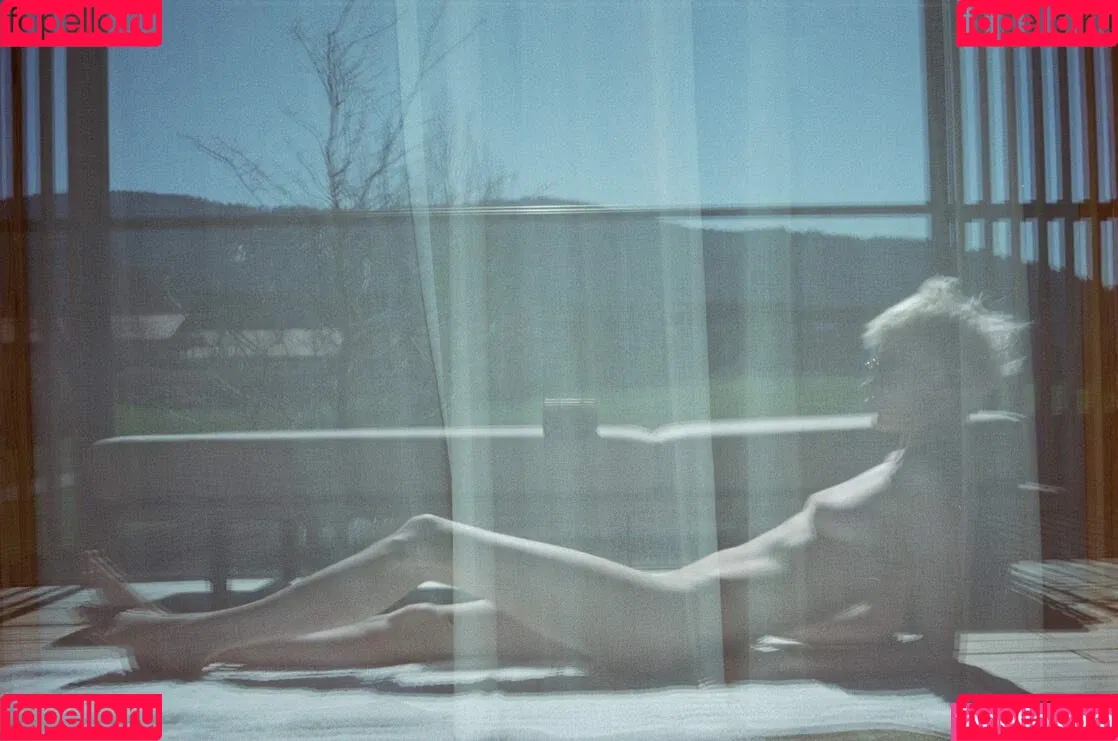 Cara Delevingne / caradelevingne Onlyfans Photo Gallery 