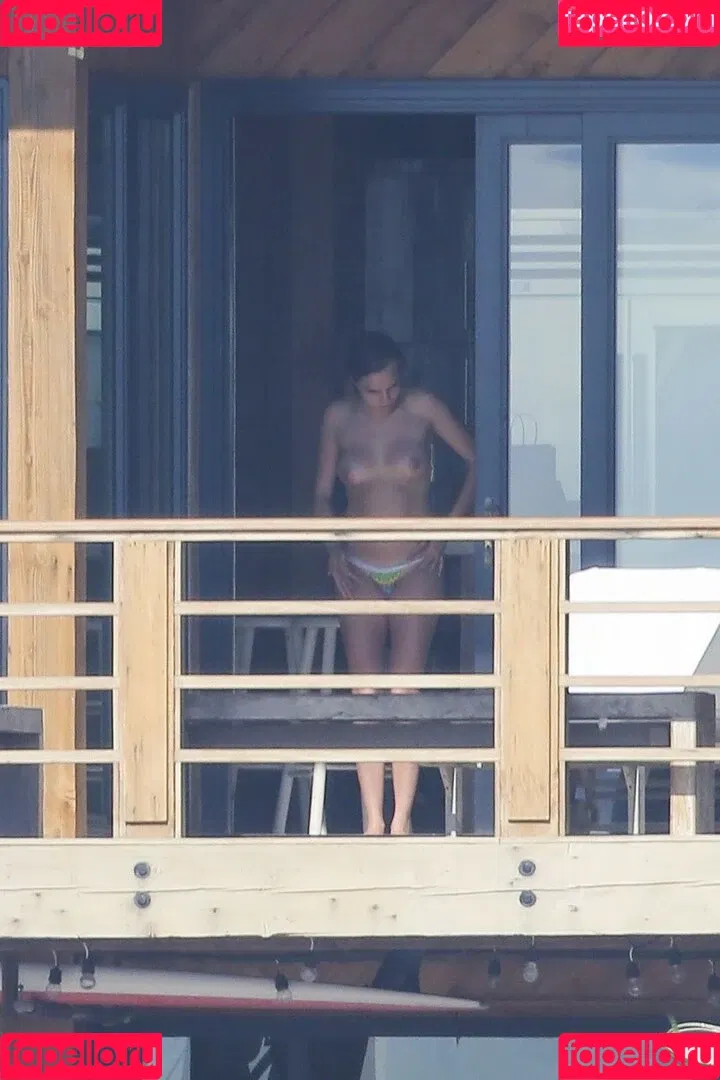 Cara Delevingne / caradelevingne Onlyfans Photo Gallery 