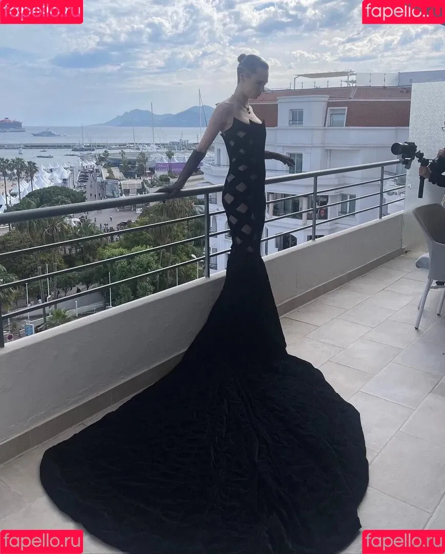 Cara Delevingne / caradelevingne Onlyfans Photo Gallery 