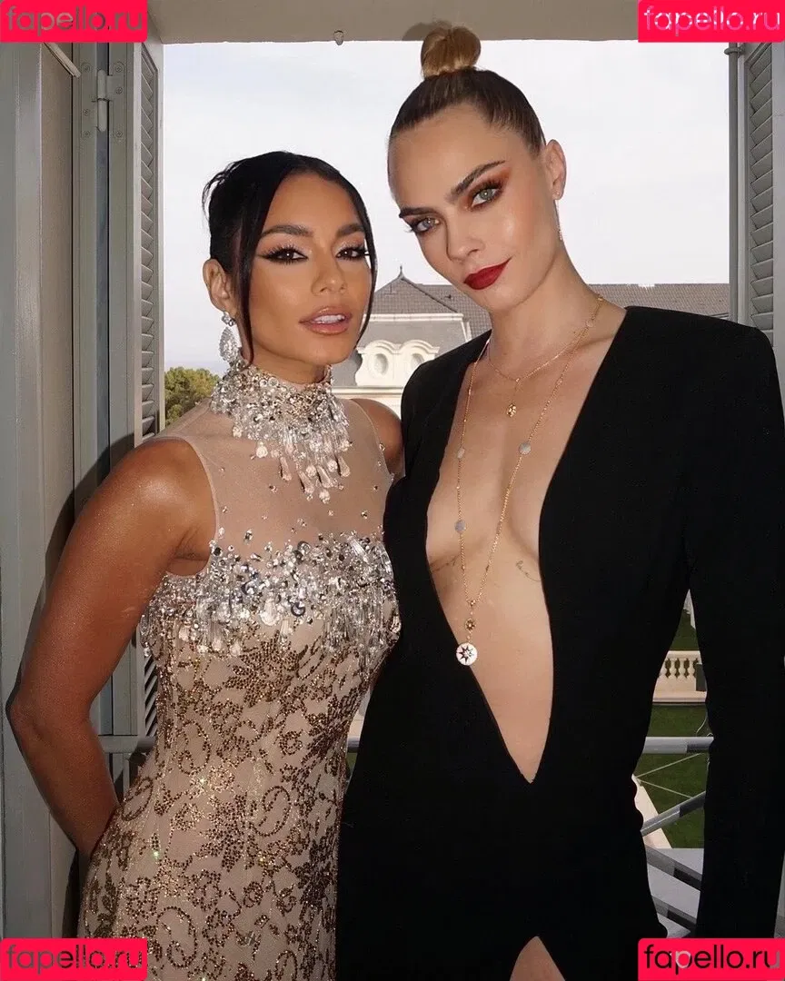 Cara Delevingne / caradelevingne Onlyfans Photo Gallery 