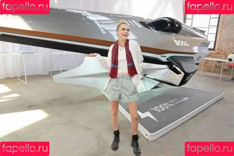 Cara Delevingne / caradelevingne Onlyfans Photo Gallery 