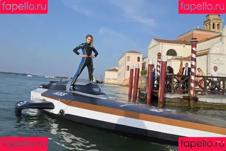 Cara Delevingne / caradelevingne Onlyfans Photo Gallery 