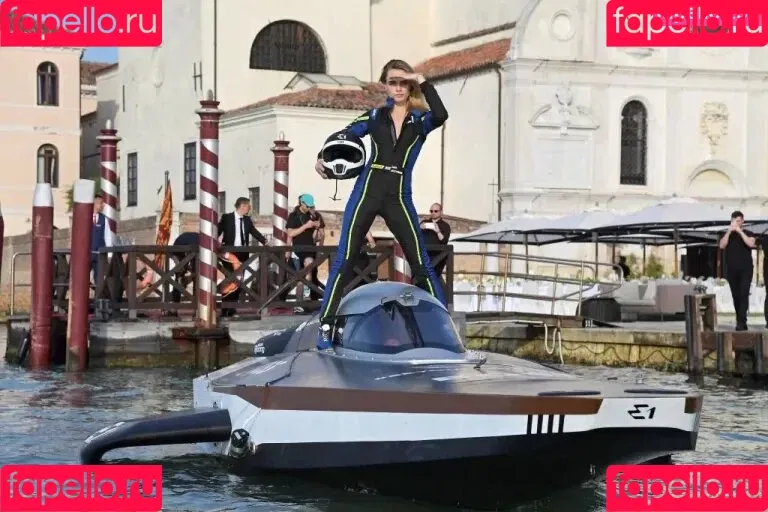 Cara Delevingne / caradelevingne Onlyfans Photo Gallery 