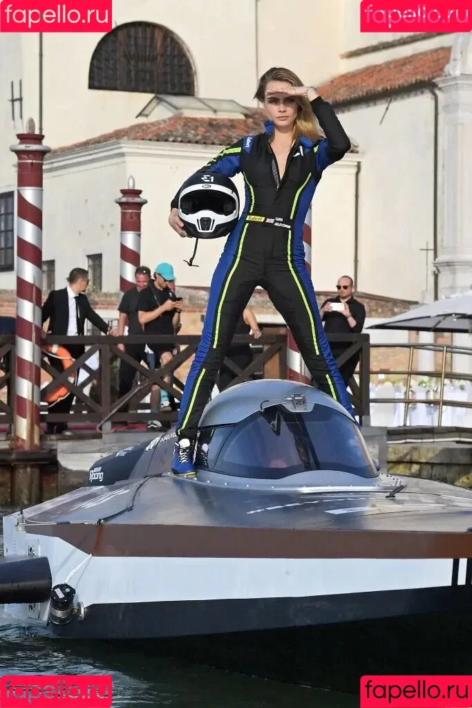 Cara Delevingne / caradelevingne Onlyfans Photo Gallery 