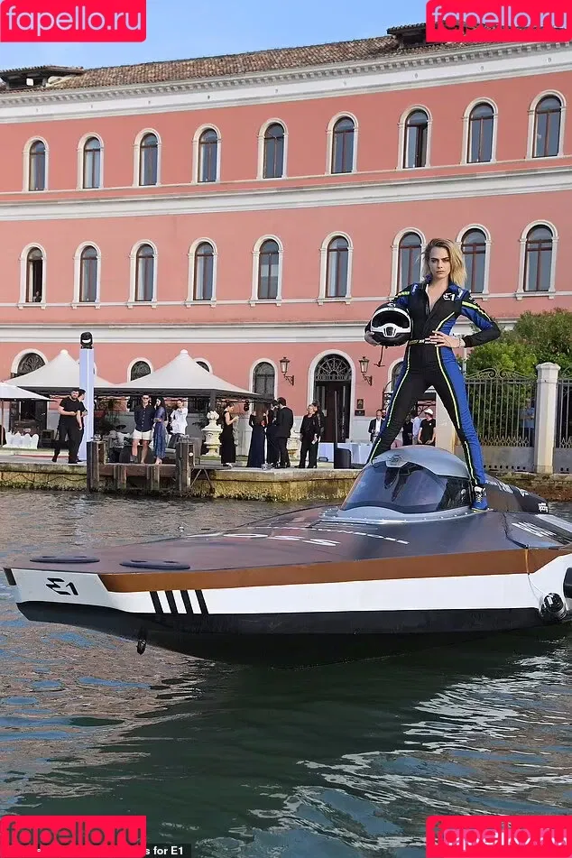 Cara Delevingne / caradelevingne Onlyfans Photo Gallery 