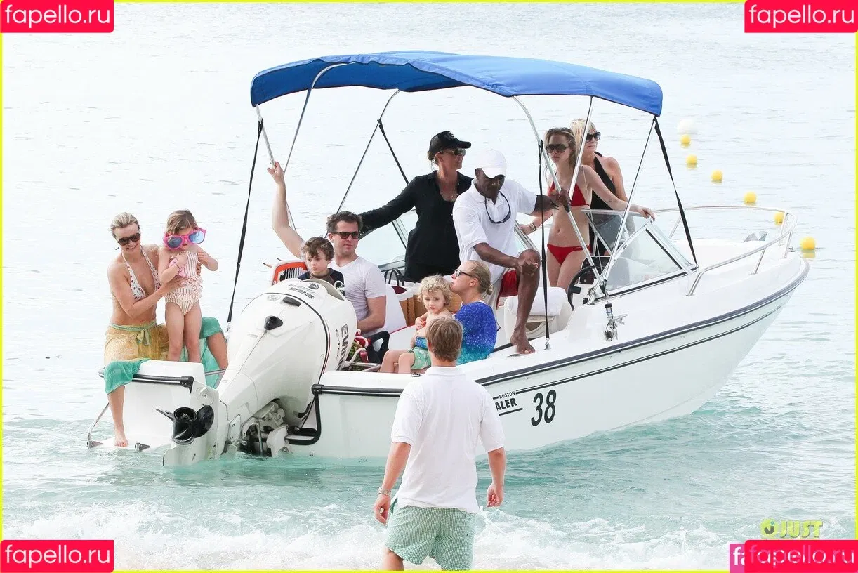 Cara Delevingne / caradelevingne Onlyfans Photo Gallery 