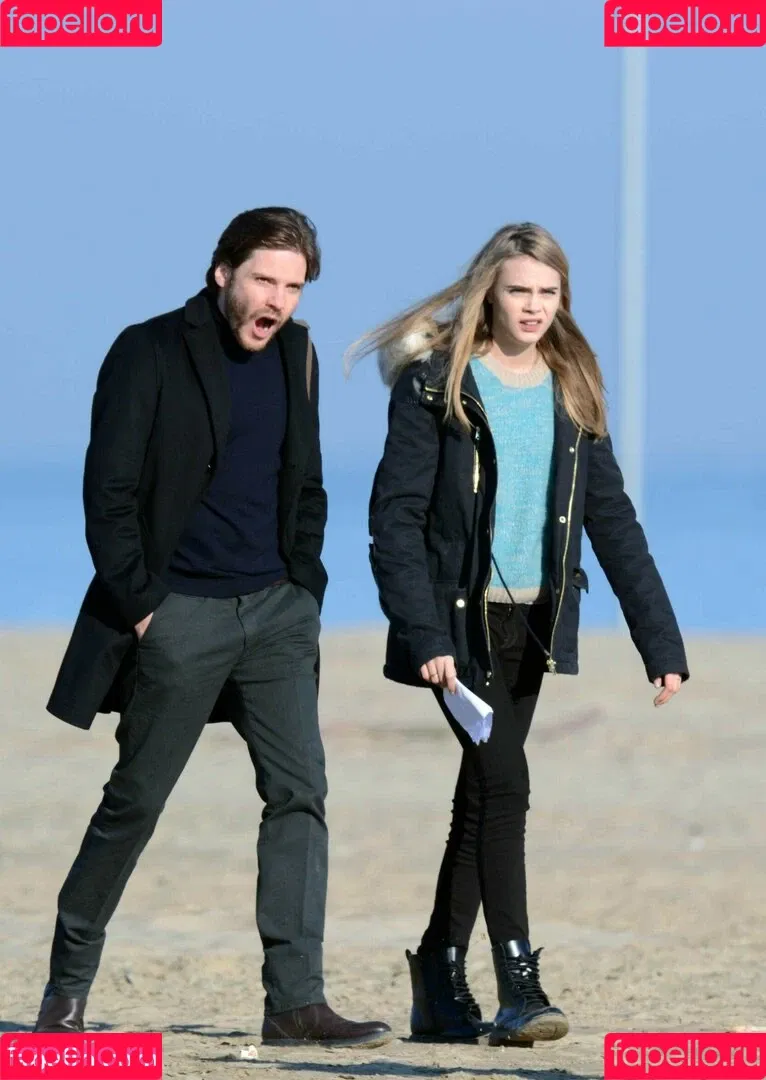 Cara Delevingne / caradelevingne Onlyfans Photo Gallery 