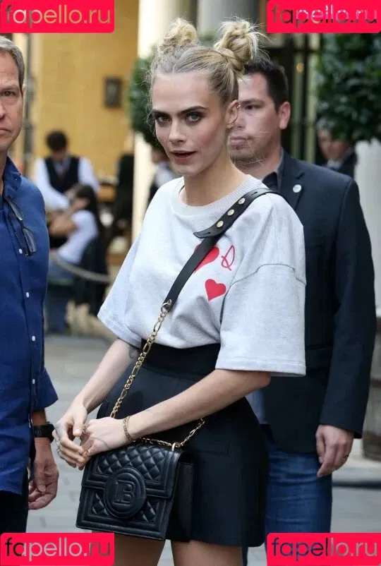 Cara Delevingne / caradelevingne Onlyfans Photo Gallery 