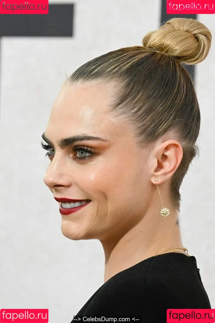 Cara Delevingne / caradelevingne Onlyfans Photo Gallery 