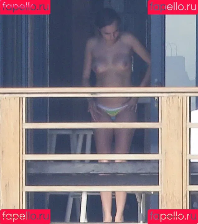 Cara Delevingne / caradelevingne Onlyfans Photo Gallery 