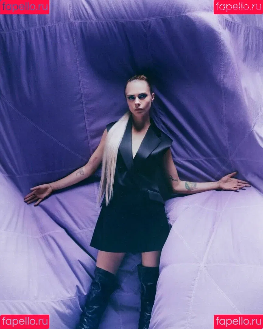 Cara Delevingne / caradelevingne Onlyfans Photo Gallery 