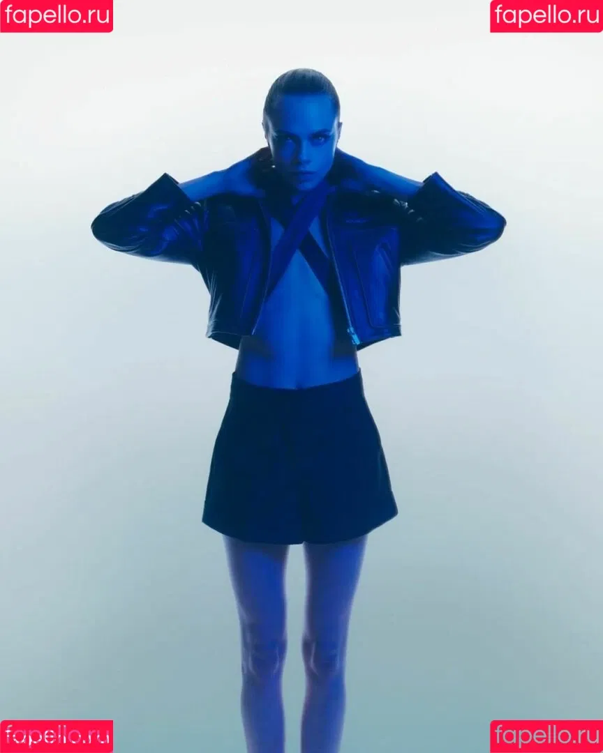 Cara Delevingne / caradelevingne Onlyfans Photo Gallery 