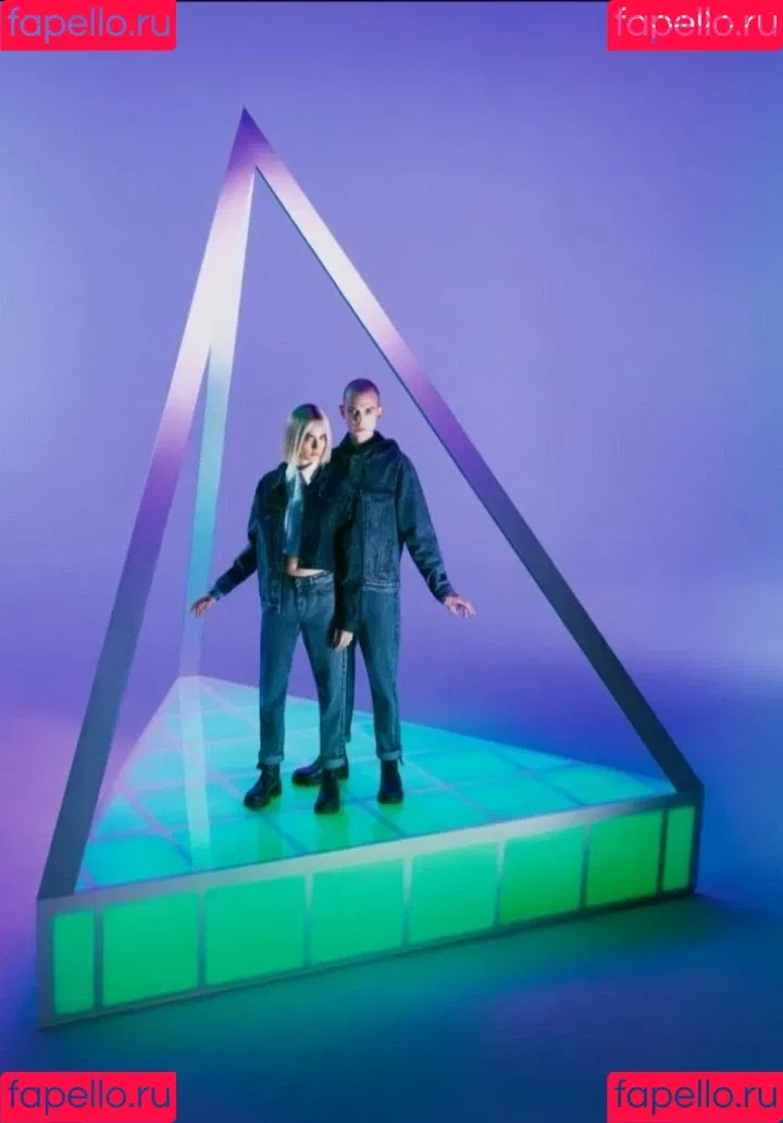 Cara Delevingne / caradelevingne Onlyfans Photo Gallery 