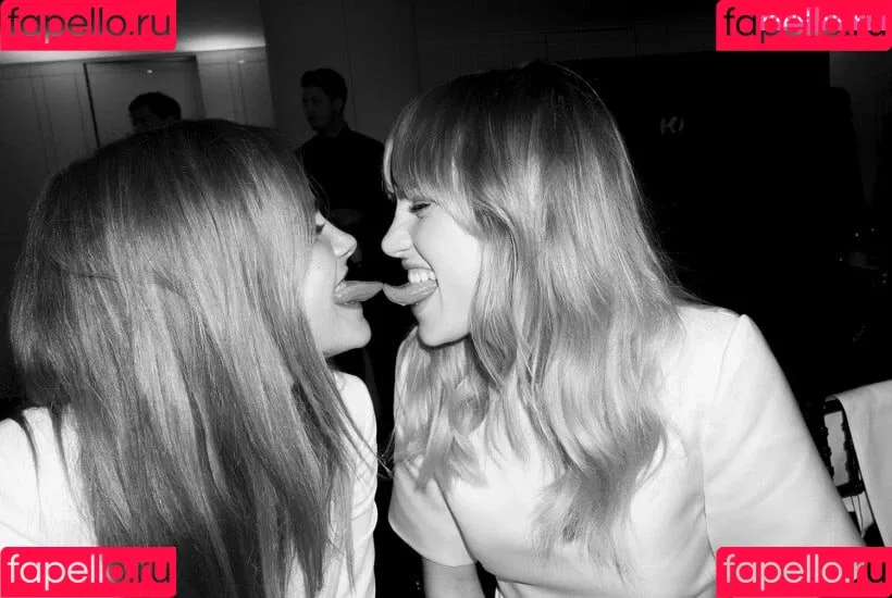 Cara Delevingne / caradelevingne Onlyfans Photo Gallery 