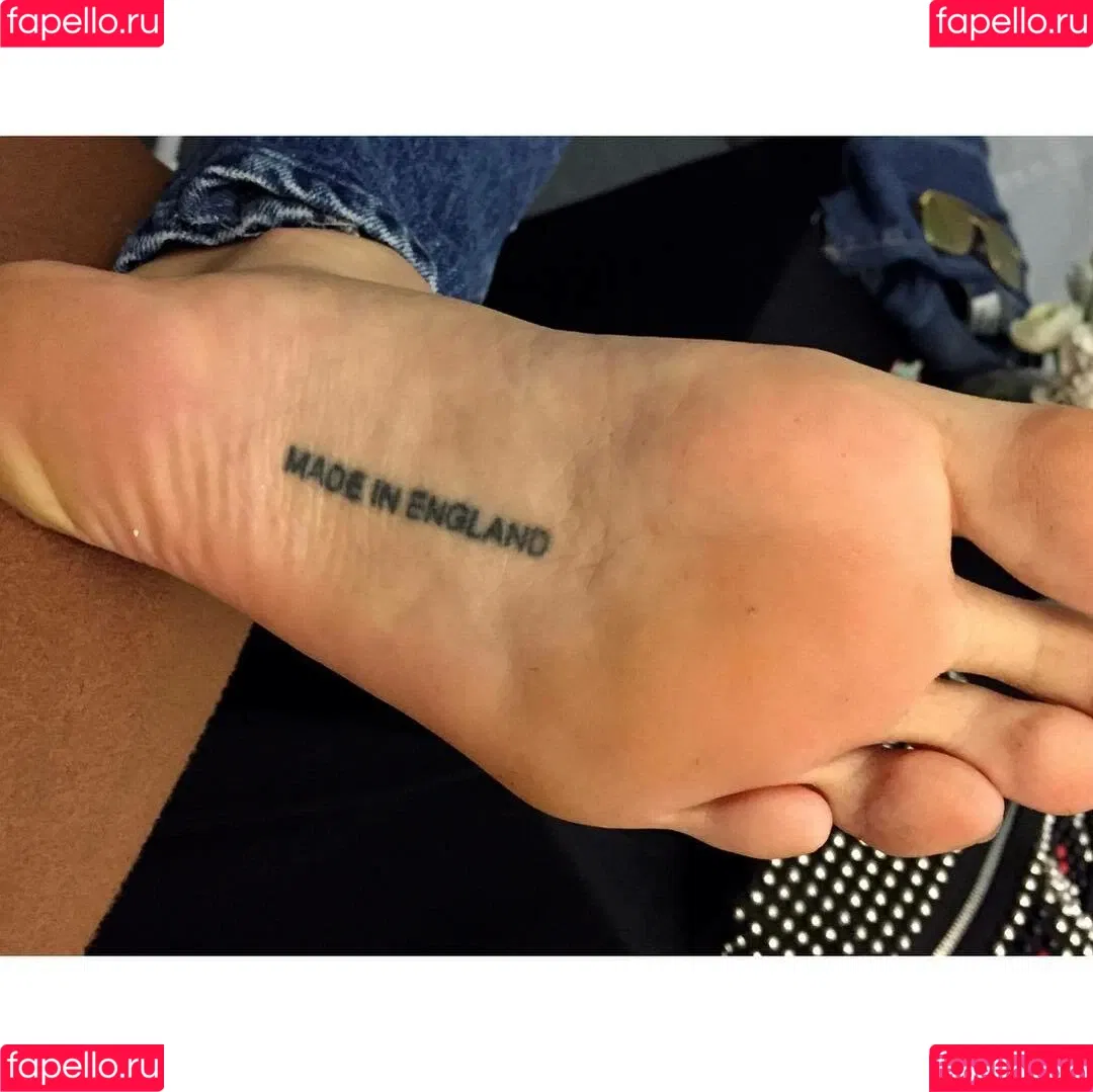 Cara Delevingne / caradelevingne Onlyfans Photo Gallery 