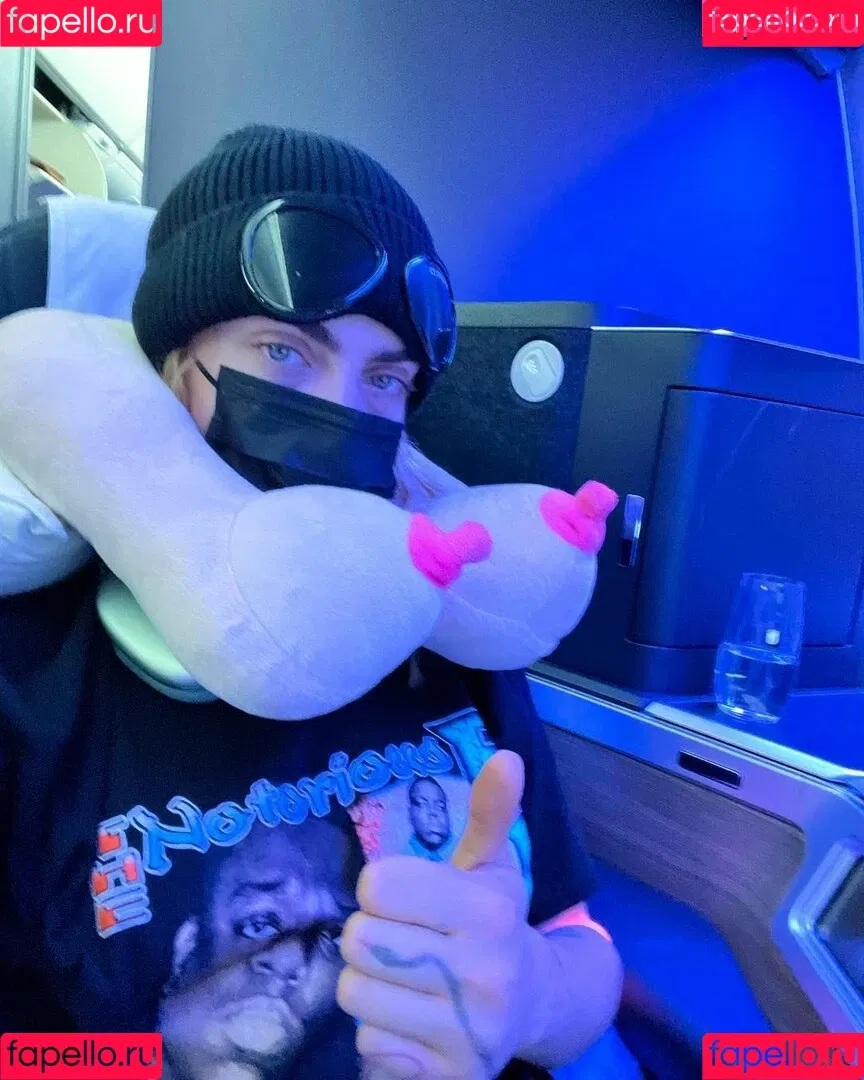 Cara Delevingne / caradelevingne Onlyfans Photo Gallery 