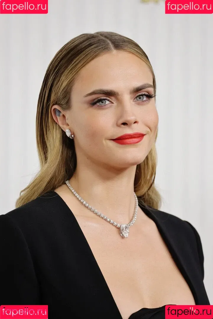 Cara Delevingne / caradelevingne Onlyfans Photo Gallery 