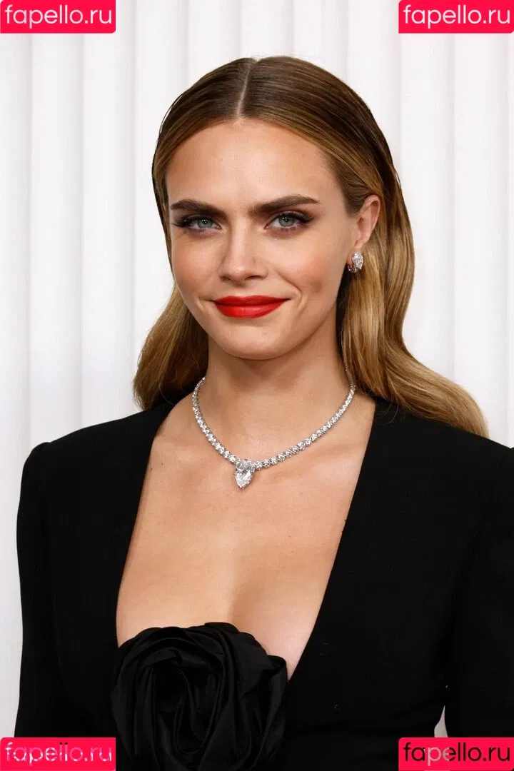 Cara Delevingne / caradelevingne Onlyfans Photo Gallery 