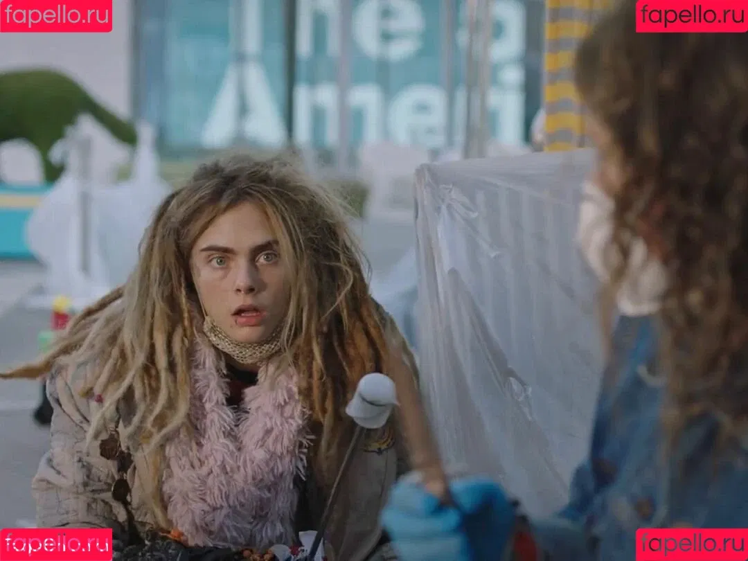 Cara Delevingne / caradelevingne Onlyfans Photo Gallery 