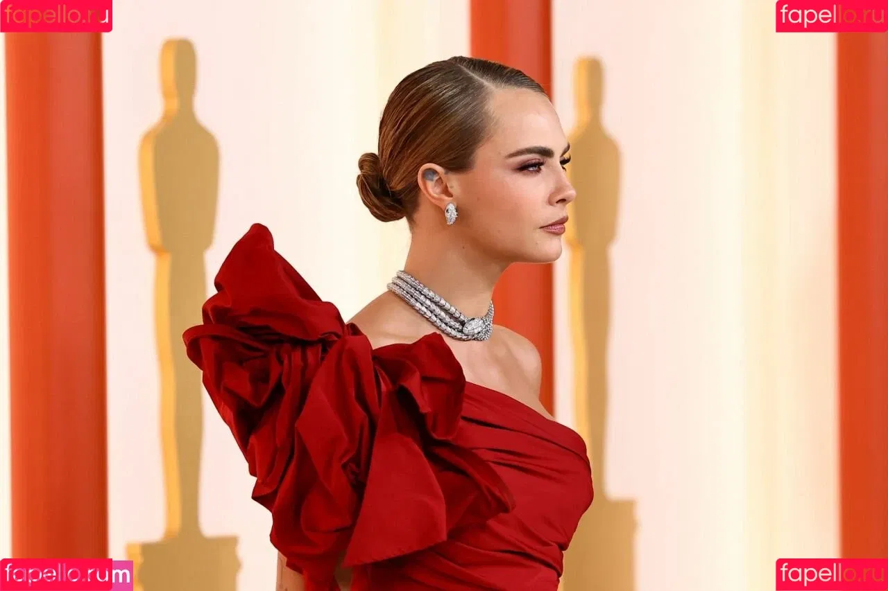 Cara Delevingne / caradelevingne Onlyfans Photo Gallery 