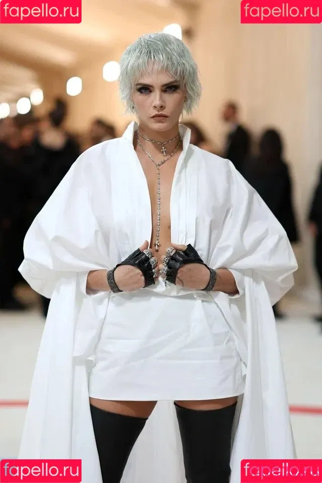 Cara Delevingne / caradelevingne Onlyfans Photo Gallery 