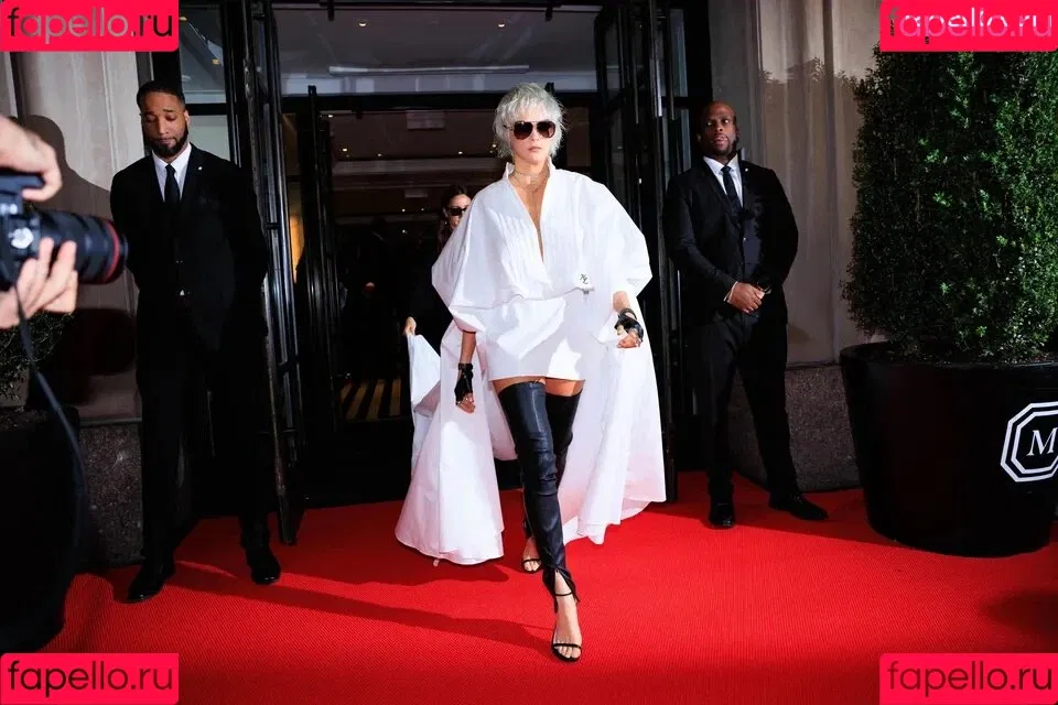 Cara Delevingne / caradelevingne Onlyfans Photo Gallery 