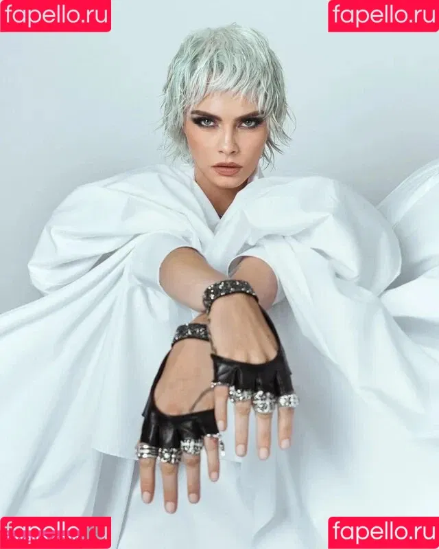 Cara Delevingne / caradelevingne Onlyfans Photo Gallery 