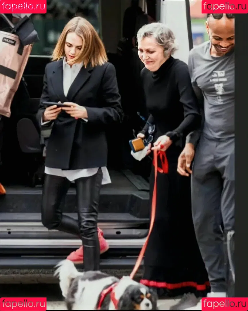 Cara Delevingne / caradelevingne Onlyfans Photo Gallery 