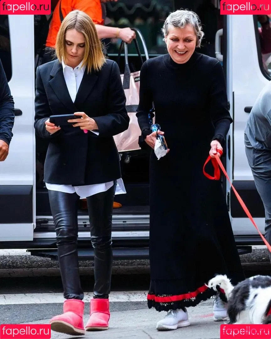 Cara Delevingne / caradelevingne Onlyfans Photo Gallery 